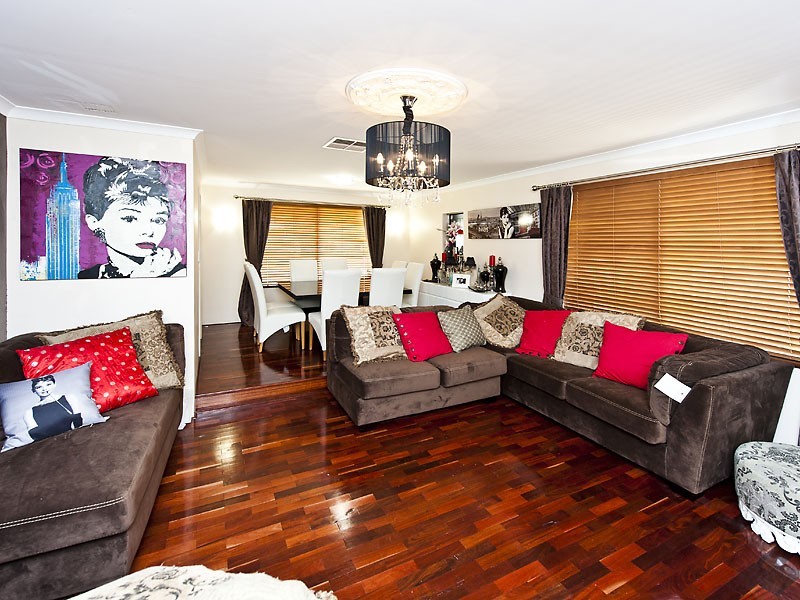 17 Chesham Mews, Canning Vale WA 6155