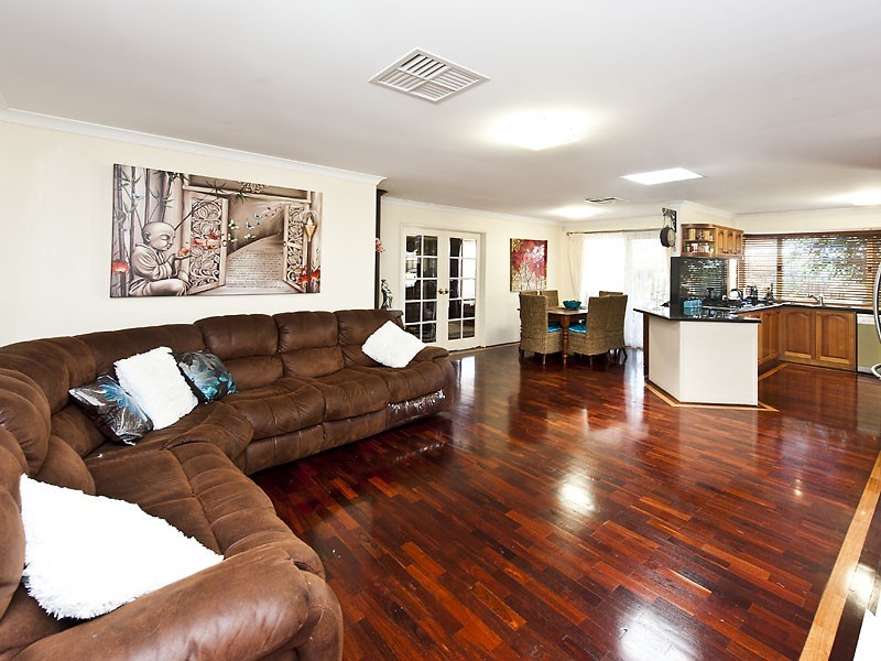 17 Chesham Mews, Canning Vale WA 6155