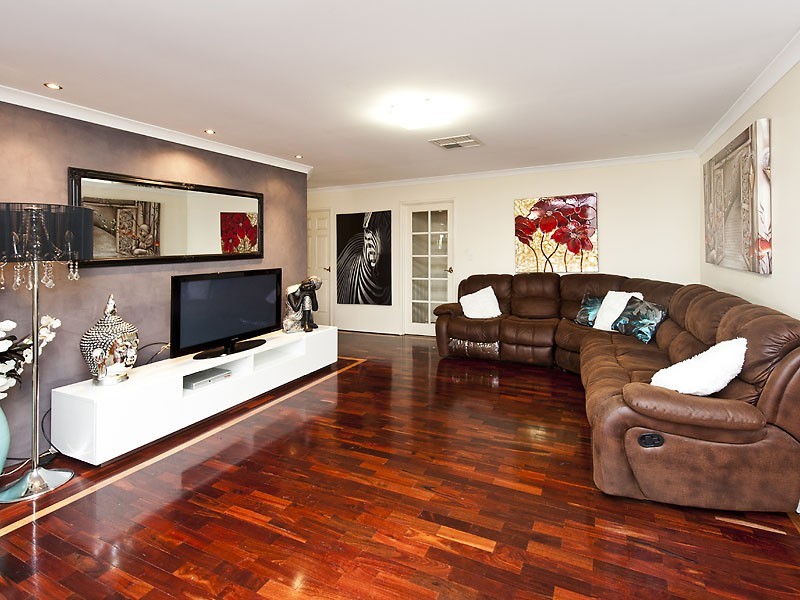 17 Chesham Mews, Canning Vale WA 6155