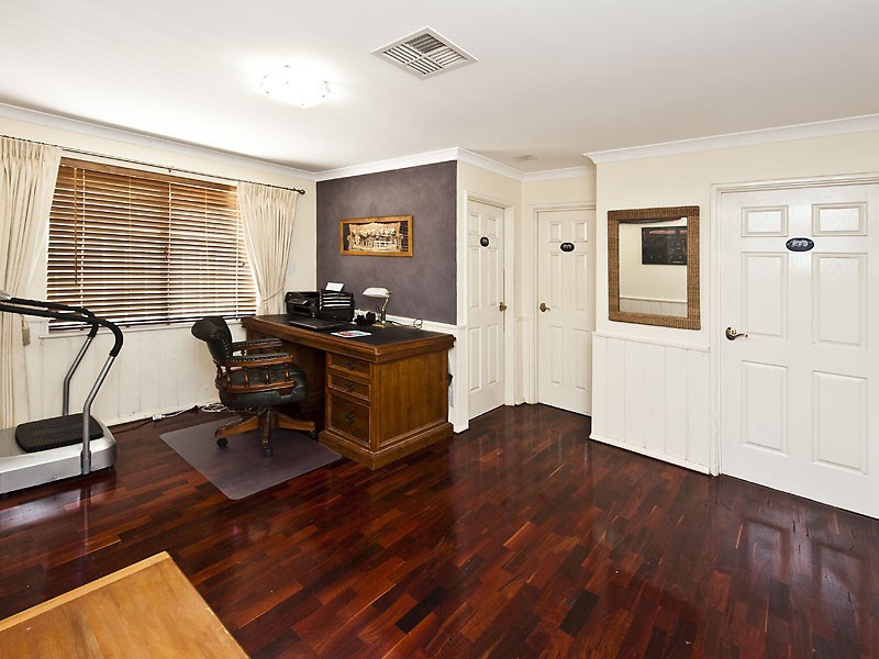 17 Chesham Mews, Canning Vale WA 6155