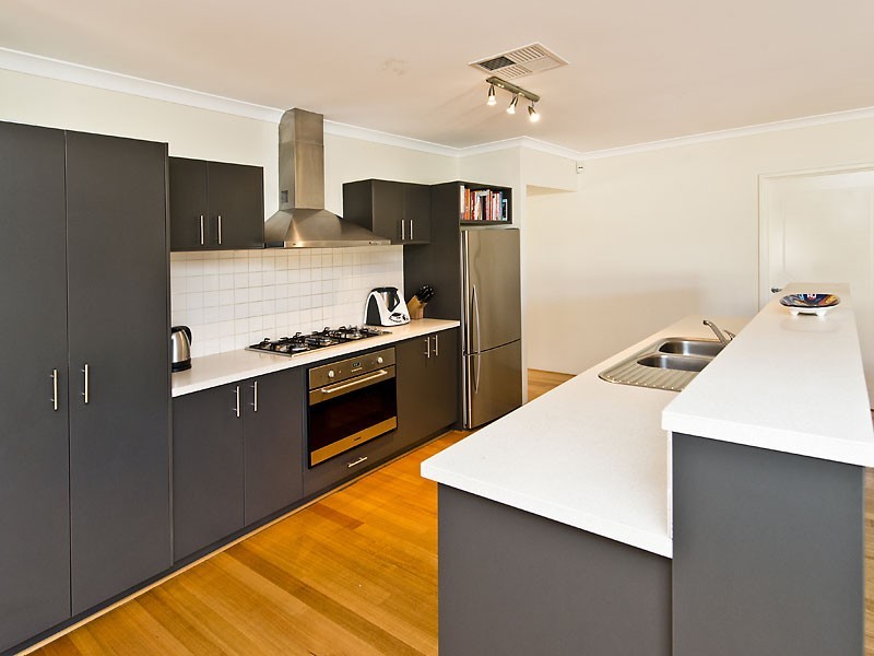 7 Greentree Drive, Southern River WA 6110