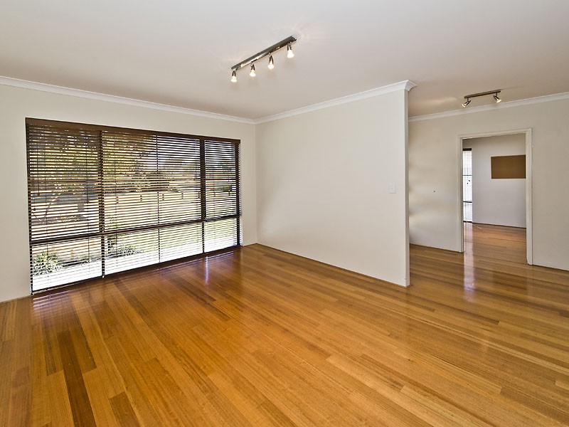 7 Greentree Drive, Southern River WA 6110