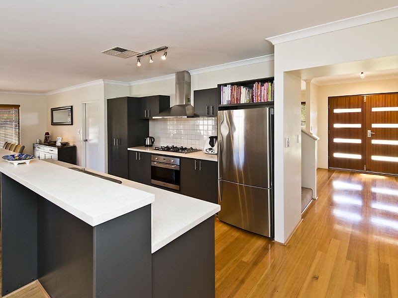 7 Greentree Drive, Southern River WA 6110