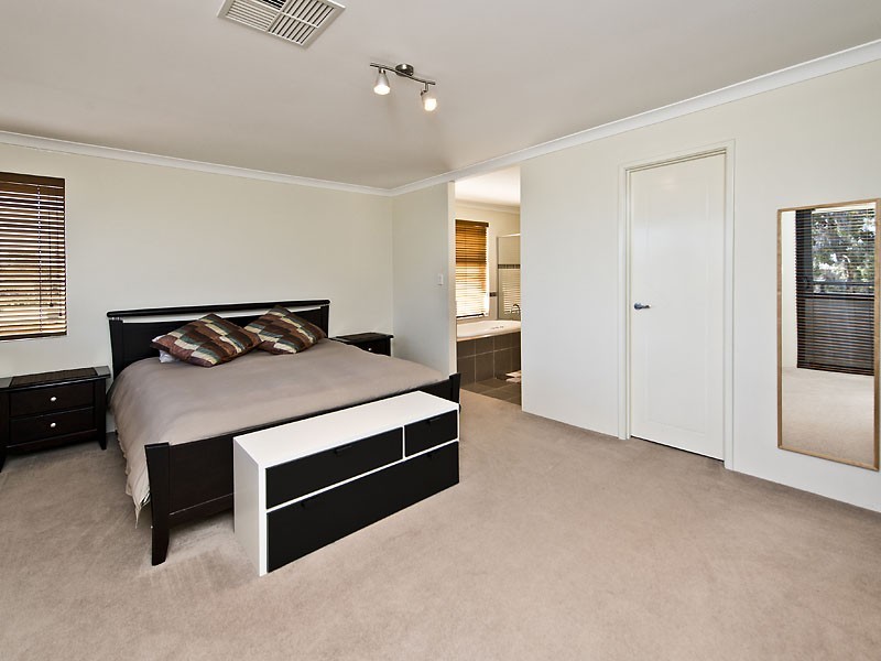 7 Greentree Drive, Southern River WA 6110