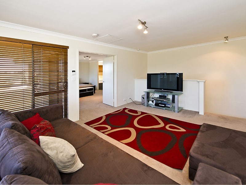 7 Greentree Drive, Southern River WA 6110