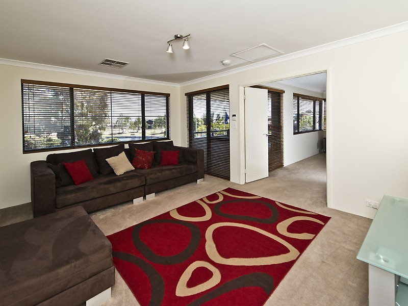 7 Greentree Drive, Southern River WA 6110