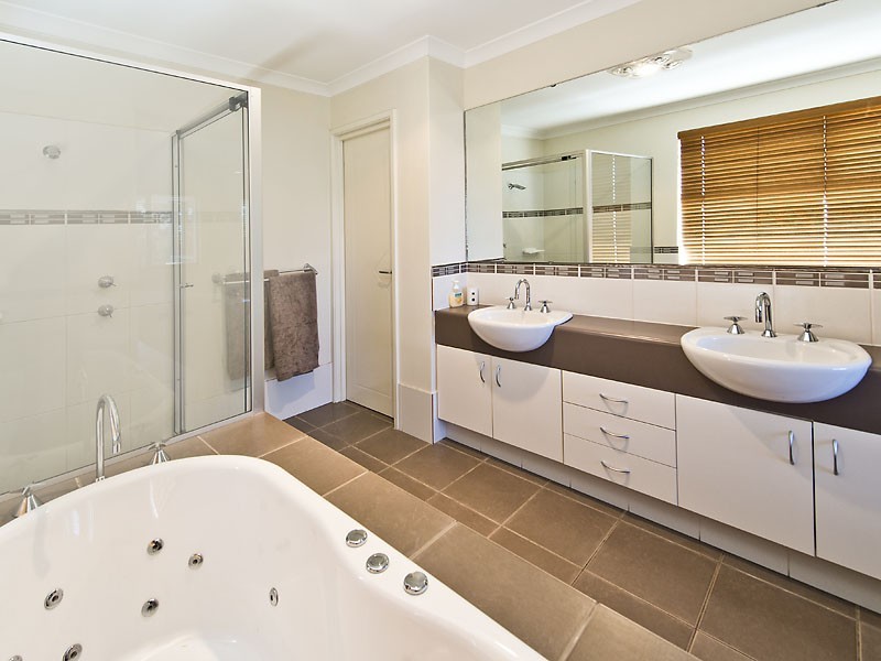 7 Greentree Drive, Southern River WA 6110