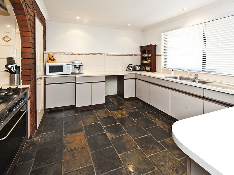 26 Ailsworth Court, Thornlie WA 6108