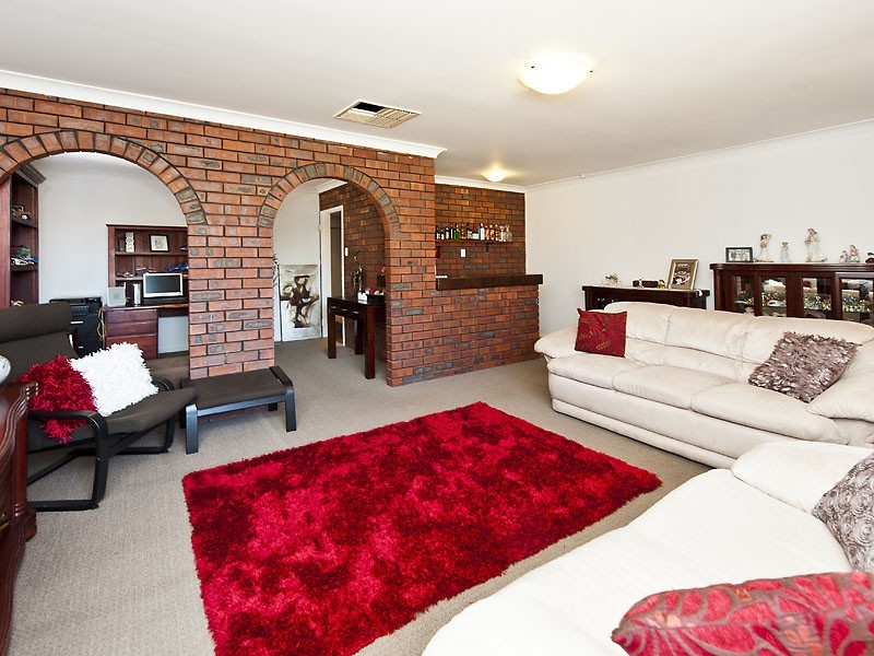 26 Ailsworth Court, Thornlie WA 6108