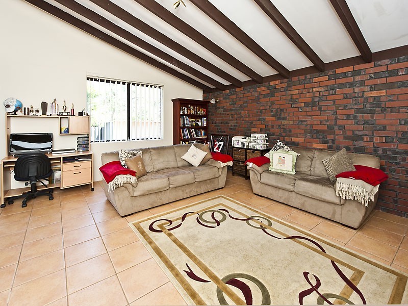 26 Ailsworth Court, Thornlie WA 6108