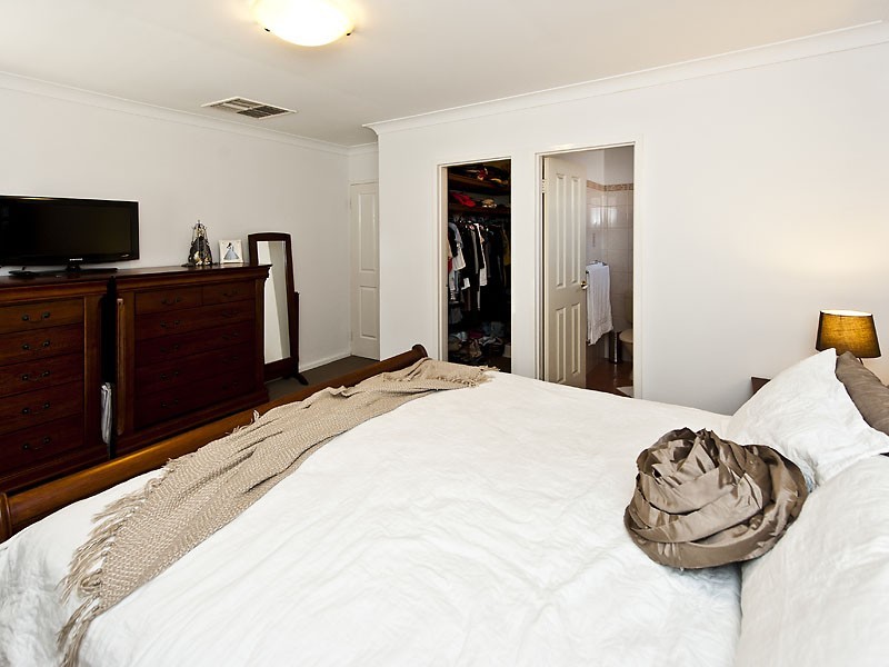 26 Ailsworth Court, Thornlie WA 6108