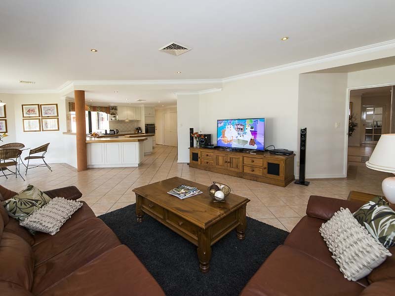 55 Central Park Avenue, Canning Vale WA 6155