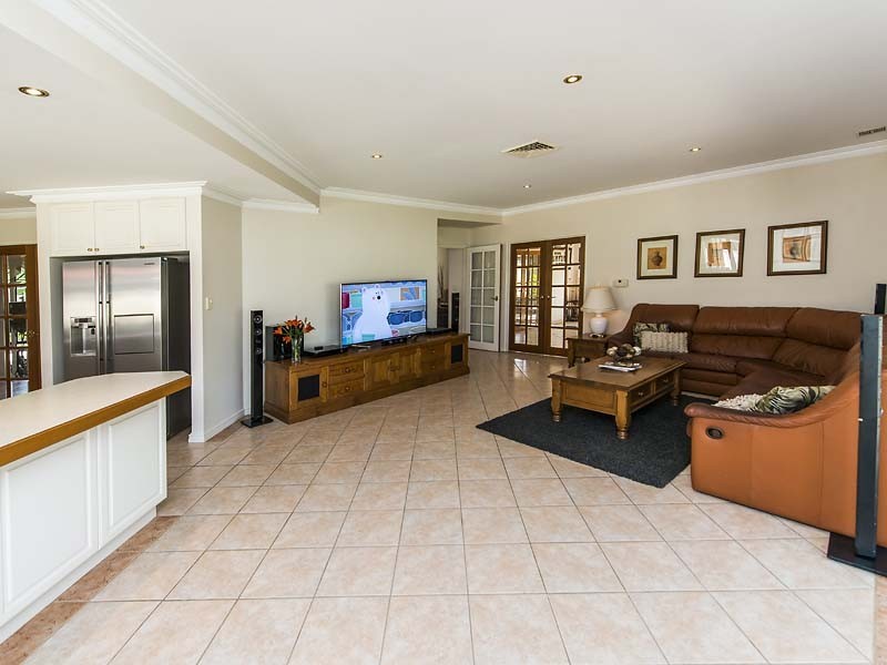 55 Central Park Avenue, Canning Vale WA 6155