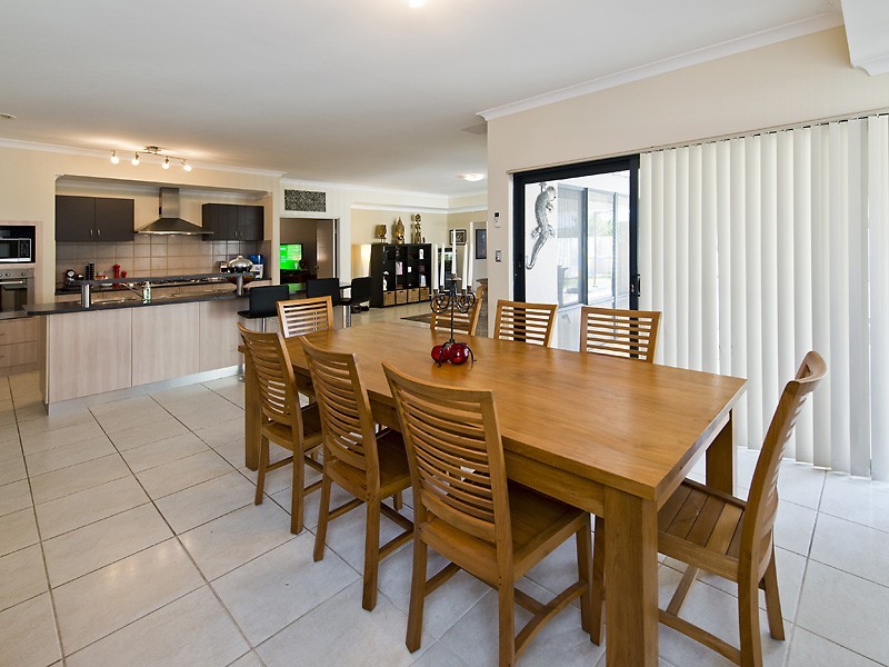5 Batsford Way, Canning Vale WA 6155