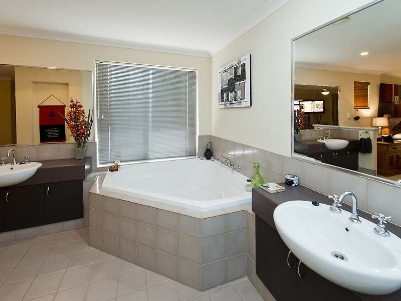 5 Batsford Way, Canning Vale WA 6155