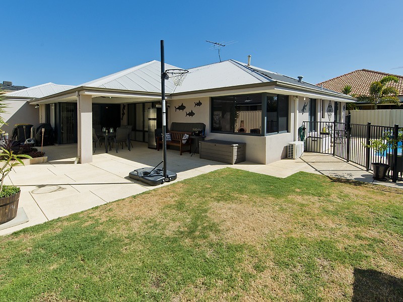 5 Batsford Way, Canning Vale WA 6155