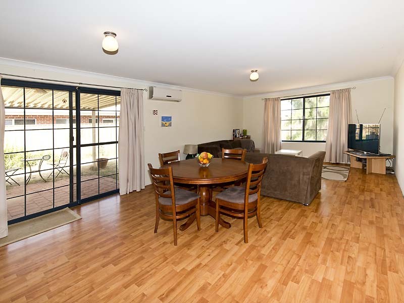 83 St John Road, Wattle Grove WA 6107