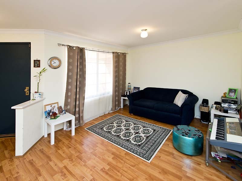 83 St John Road, Wattle Grove WA 6107