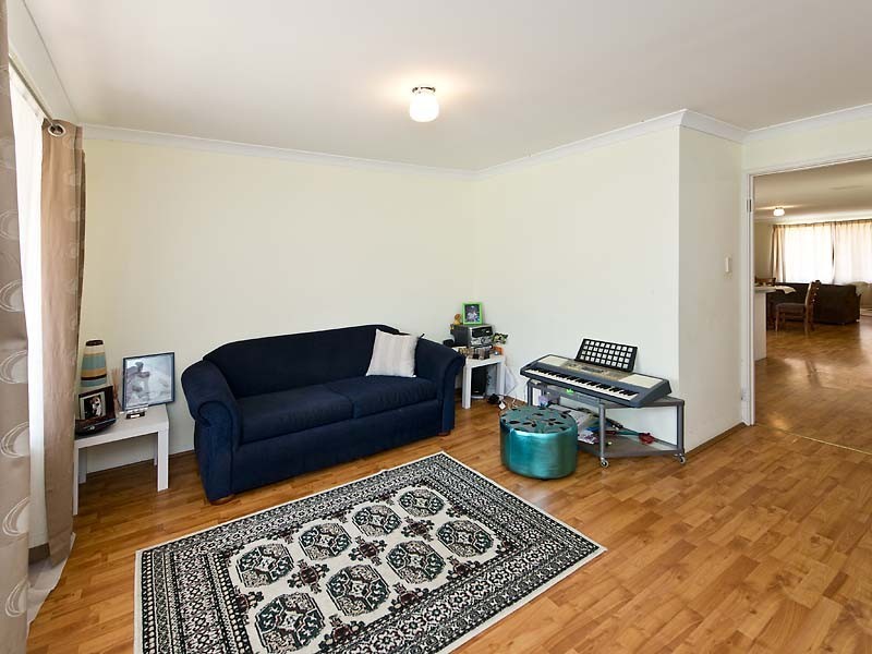 83 St John Road, Wattle Grove WA 6107