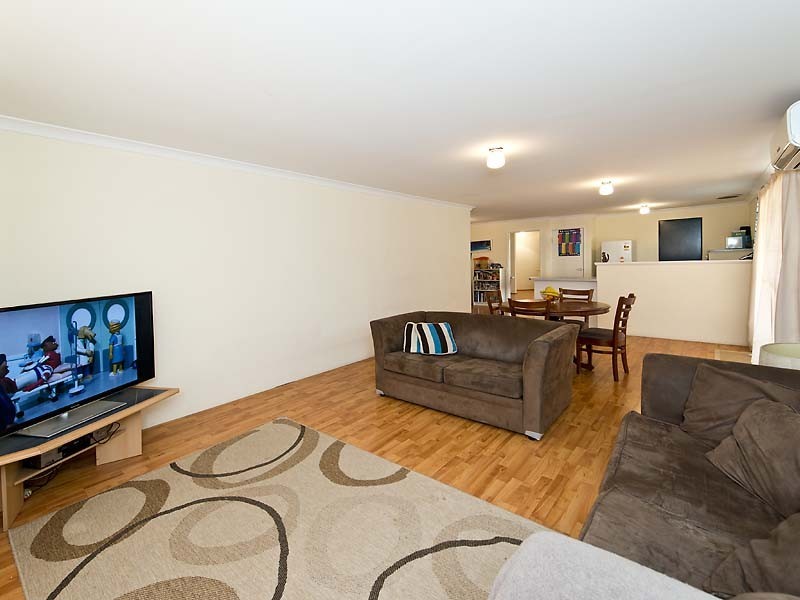 83 St John Road, Wattle Grove WA 6107