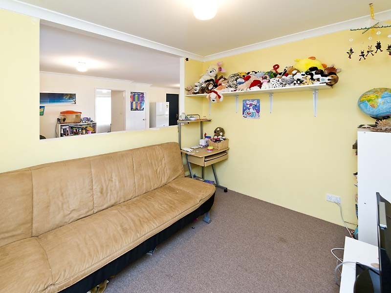 83 St John Road, Wattle Grove WA 6107