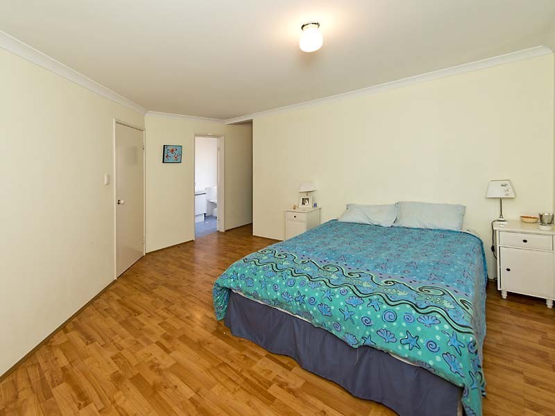 83 St John Road, Wattle Grove WA 6107