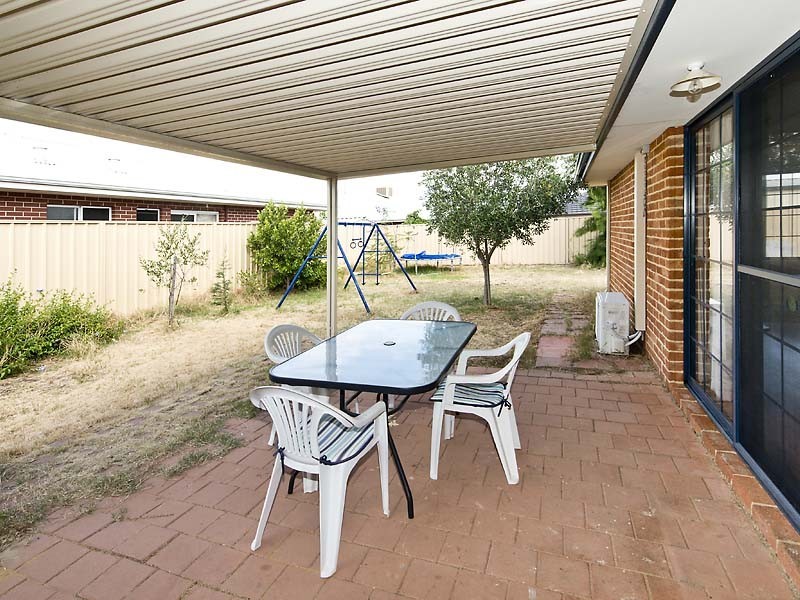 83 St John Road, Wattle Grove WA 6107