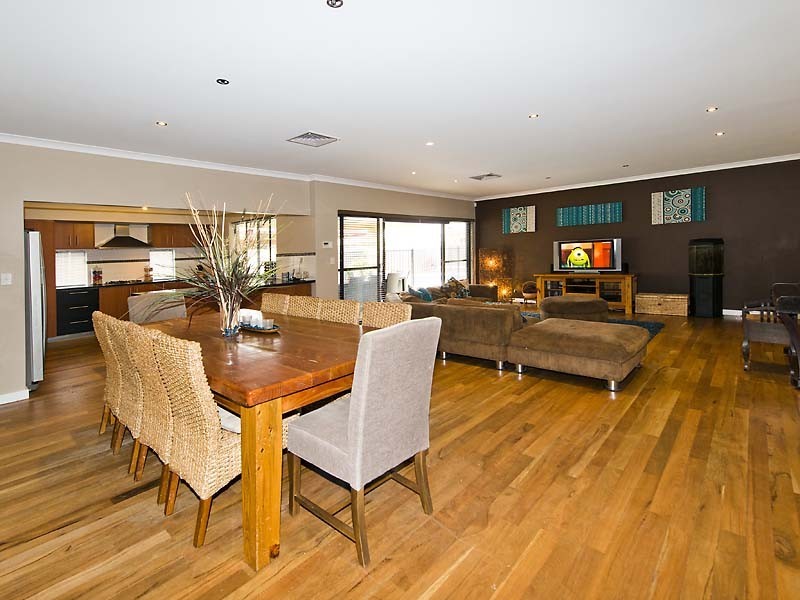 10 Dublin Lane, Canning Vale WA 6155