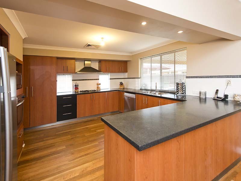 10 Dublin Lane, Canning Vale WA 6155