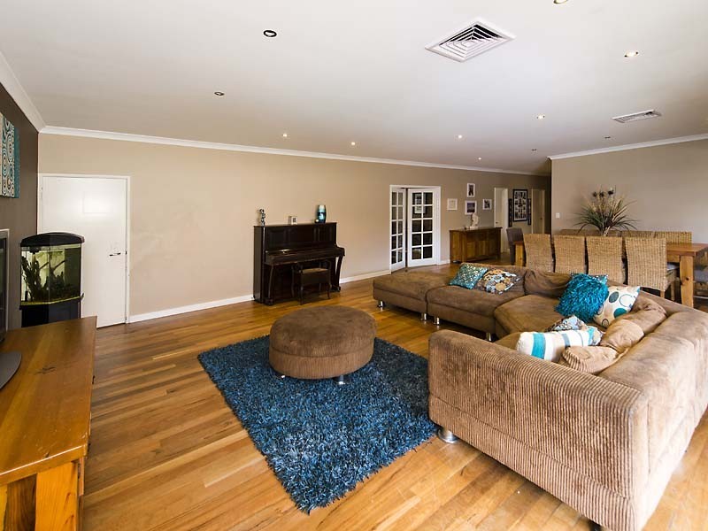 10 Dublin Lane, Canning Vale WA 6155