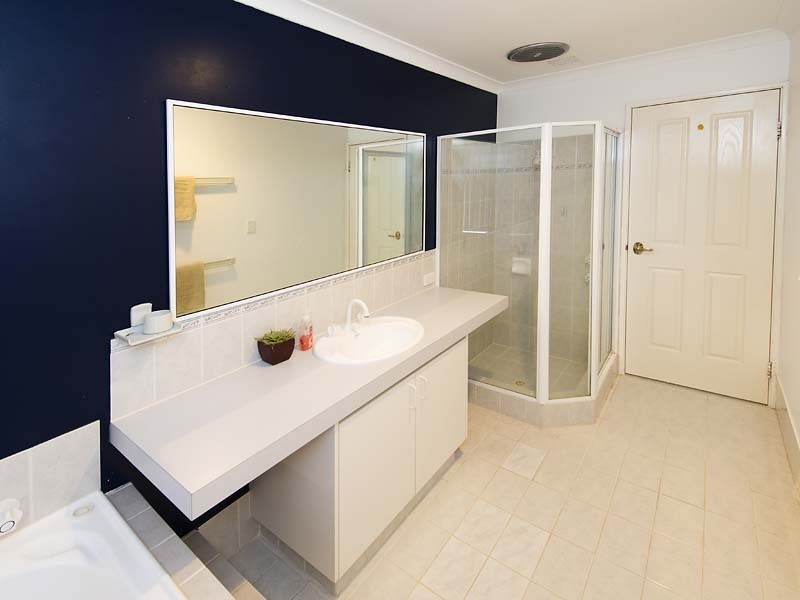 2 Lacombe Court, Canning Vale WA 6155