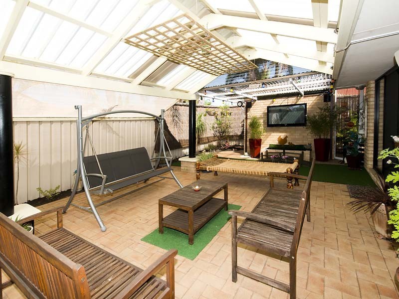 2 Lacombe Court, Canning Vale WA 6155