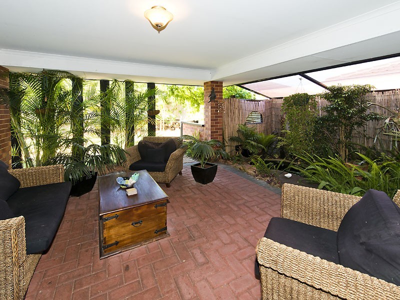 18 Tincurrin Drive, Southern River WA 6110