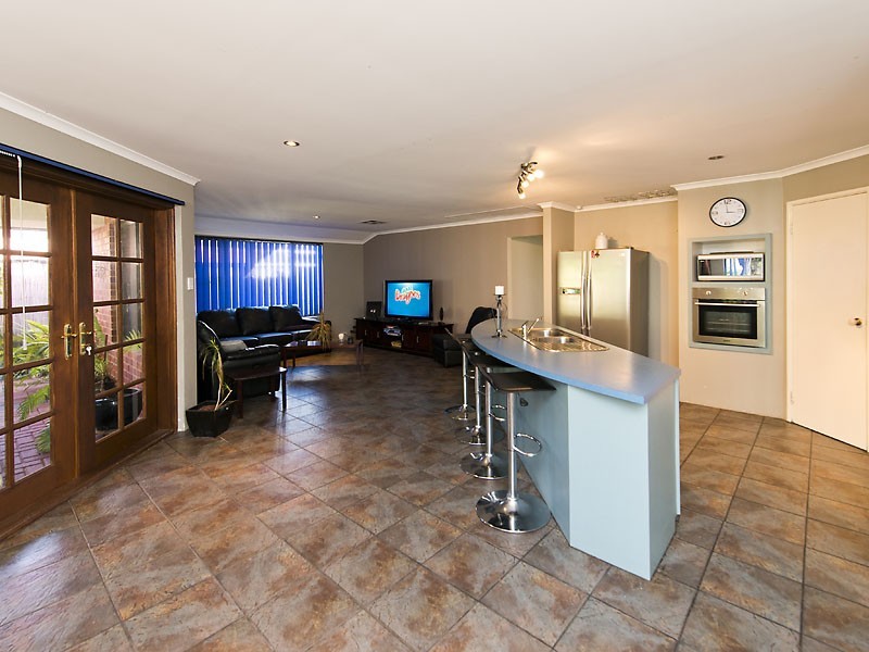 18 Tincurrin Drive, Southern River WA 6110