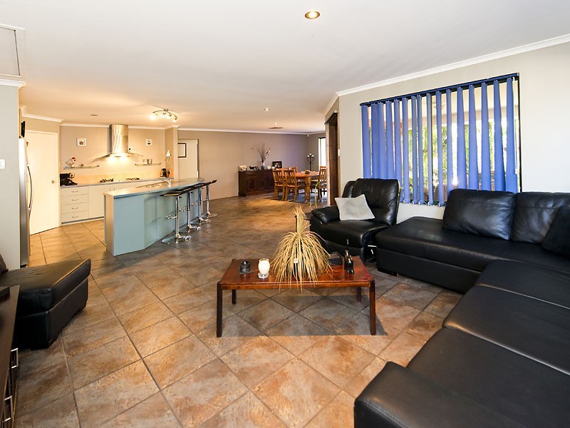 18 Tincurrin Drive, Southern River WA 6110