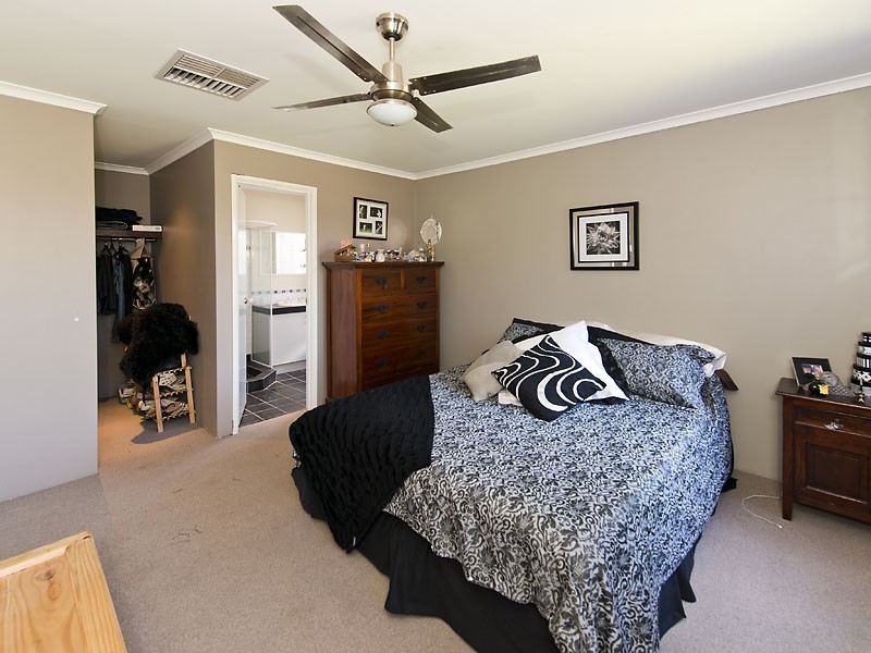 18 Tincurrin Drive, Southern River WA 6110