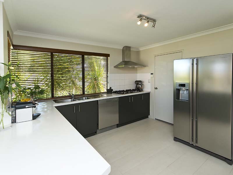 1 Westray Street, Canning Vale WA 6155