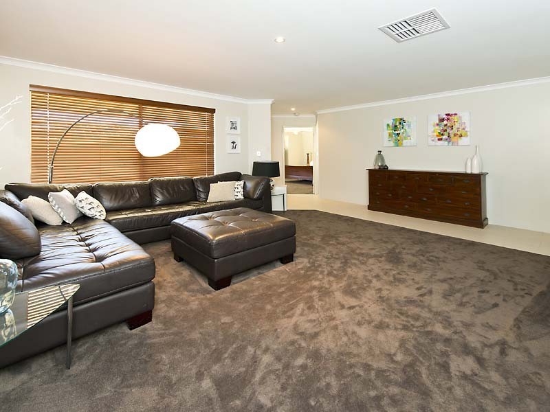 1 Westray Street, Canning Vale WA 6155
