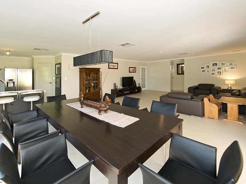 1 Westray Street, Canning Vale WA 6155