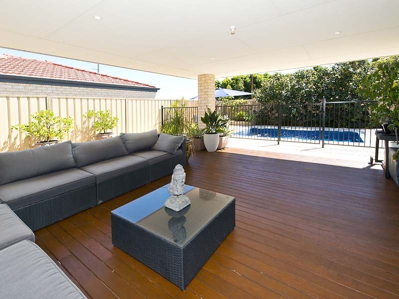 1 Westray Street, Canning Vale WA 6155