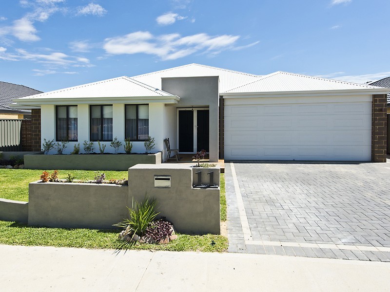 11 Tompkins Way, Harrisdale WA 6112