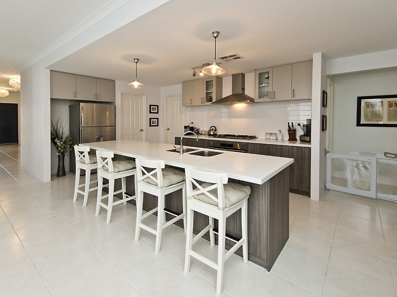 11 Tompkins Way, Harrisdale WA 6112