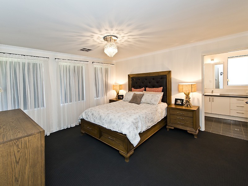 11 Tompkins Way, Harrisdale WA 6112