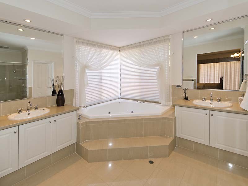 196 Wright Road, Harrisdale WA 6112