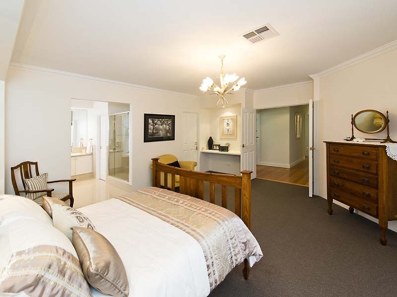 196 Wright Road, Harrisdale WA 6112