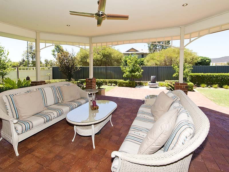 196 Wright Road, Harrisdale WA 6112