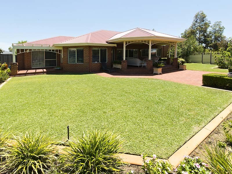 196 Wright Road, Harrisdale WA 6112