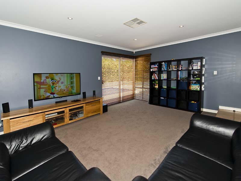 19 Brookside Square, Canning Vale WA 6155