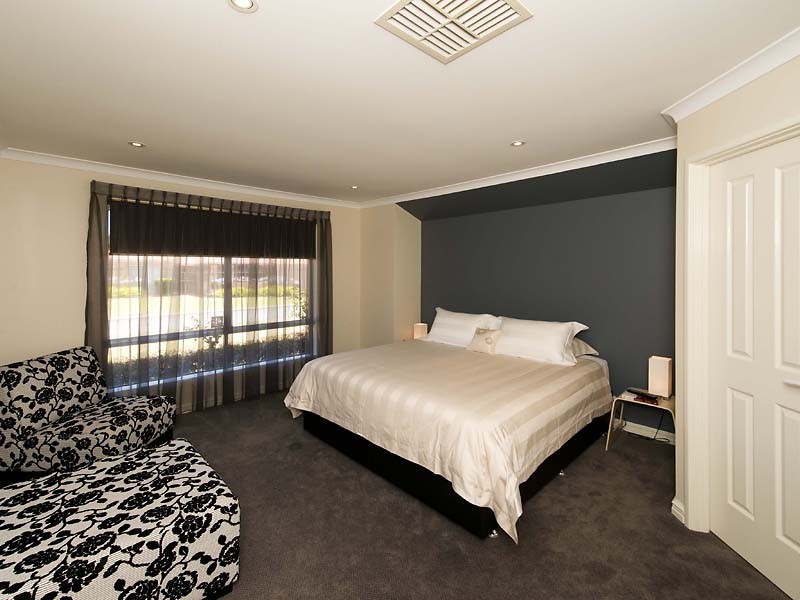 19 Brookside Square, Canning Vale WA 6155