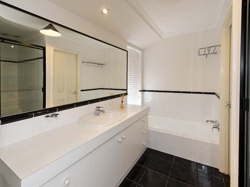 19 Brookside Square, Canning Vale WA 6155